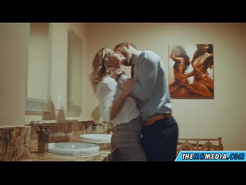 ❤️ ໃນເວລາທີ່ຜິວເນື້ອສີຂາວ busty seduces ທ່ານຢູ່ໃນຫ້ອງນ້ໍາສາທາລະນະ ຮູບໂປ້ງາມ ທີ່ lo.newsexxxx.ru ❤